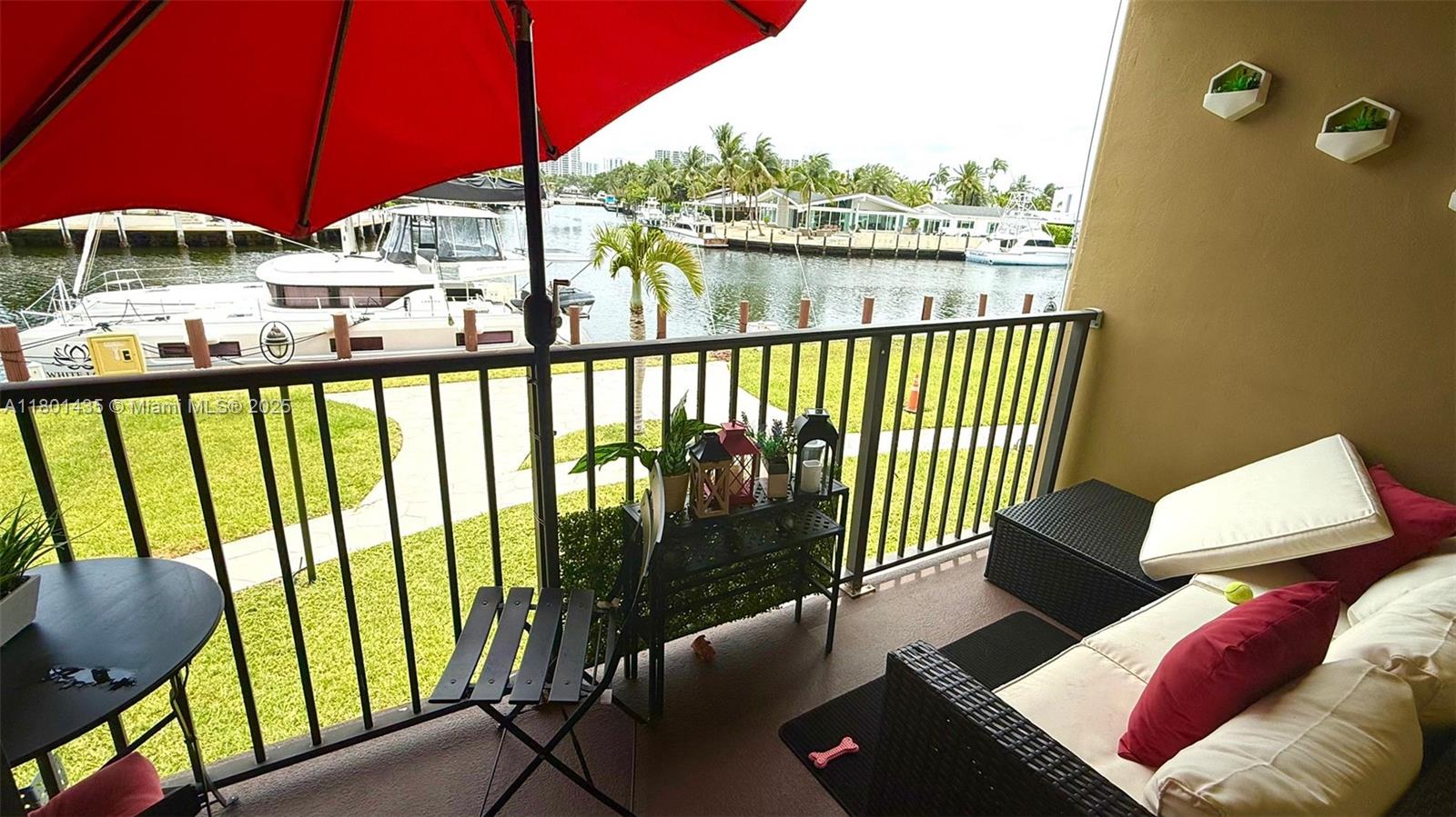 YACHT CLUB CONDO (THE) - Residential