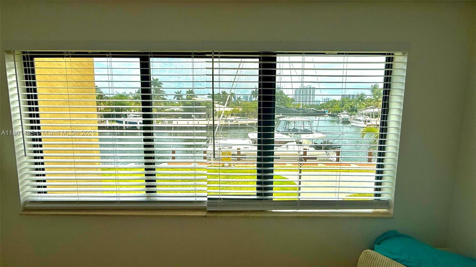 YACHT CLUB CONDO (THE) - Residential