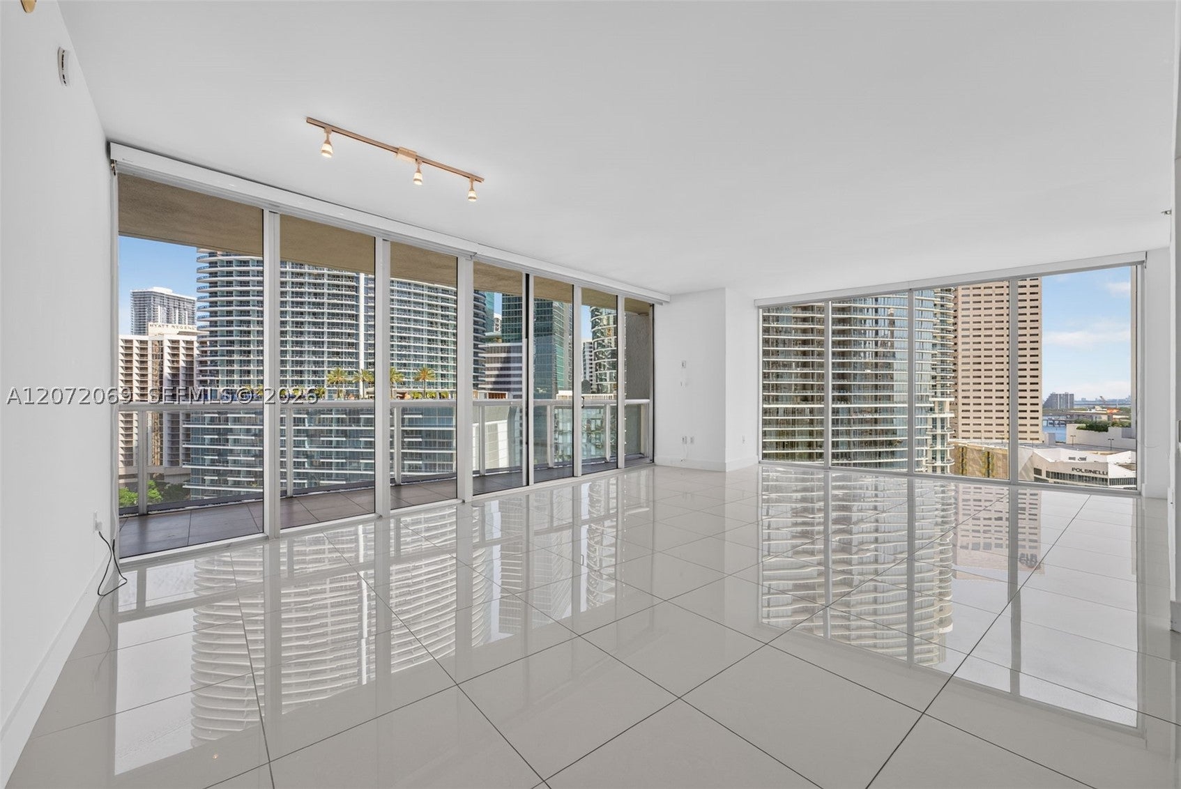465 Brickell Ave 1602
