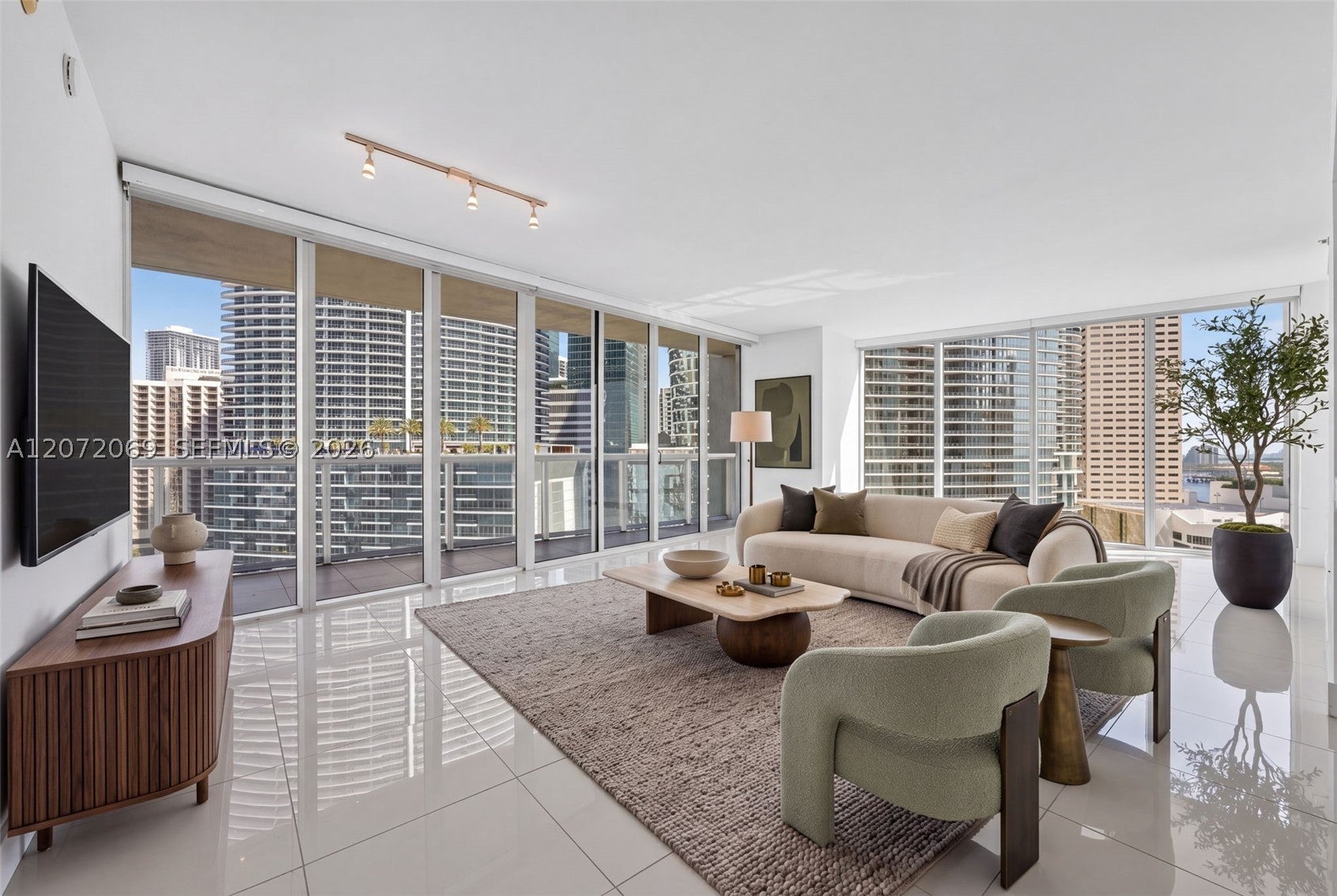 465 Brickell Ave 1602