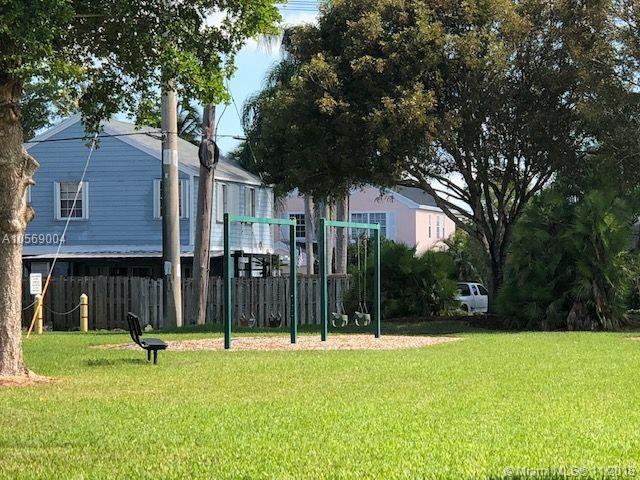 DEERWOOD VILLAS SEC 1 - Residential