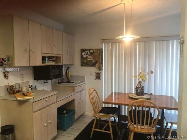 DEERWOOD VILLAS SEC 1 - Residential