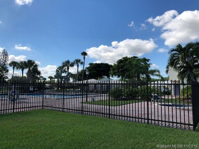 DEERWOOD VILLAS SEC 1 - Residential