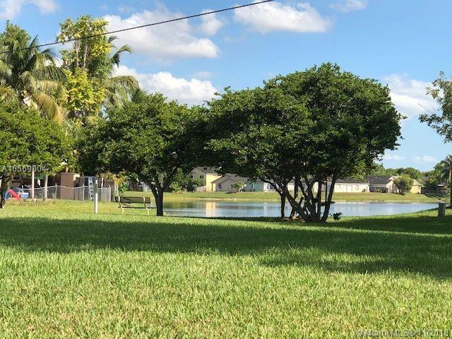 DEERWOOD VILLAS SEC 1 - Residential