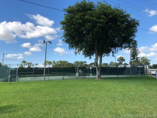 DEERWOOD VILLAS SEC 1 - Residential