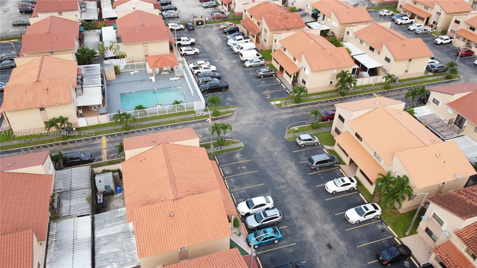 EL PRADO XI CONDO - Residential