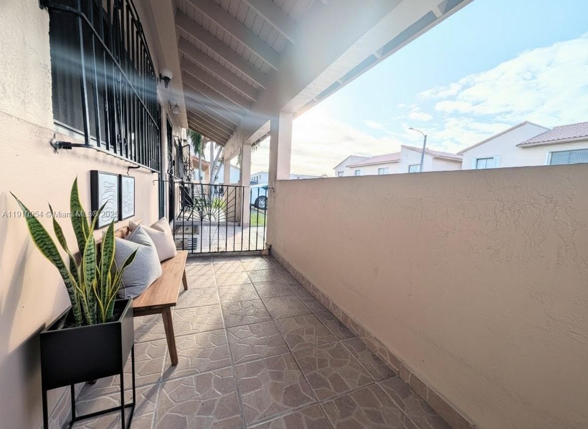 EL PRADO XI CONDO - Residential