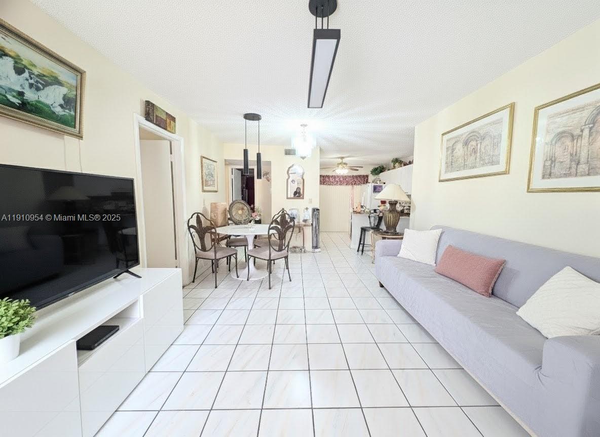 EL PRADO XI CONDO - Residential