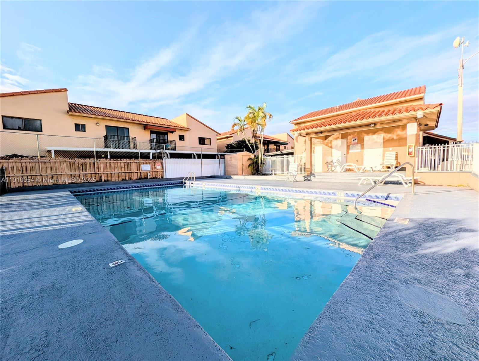 EL PRADO XI CONDO - Residential