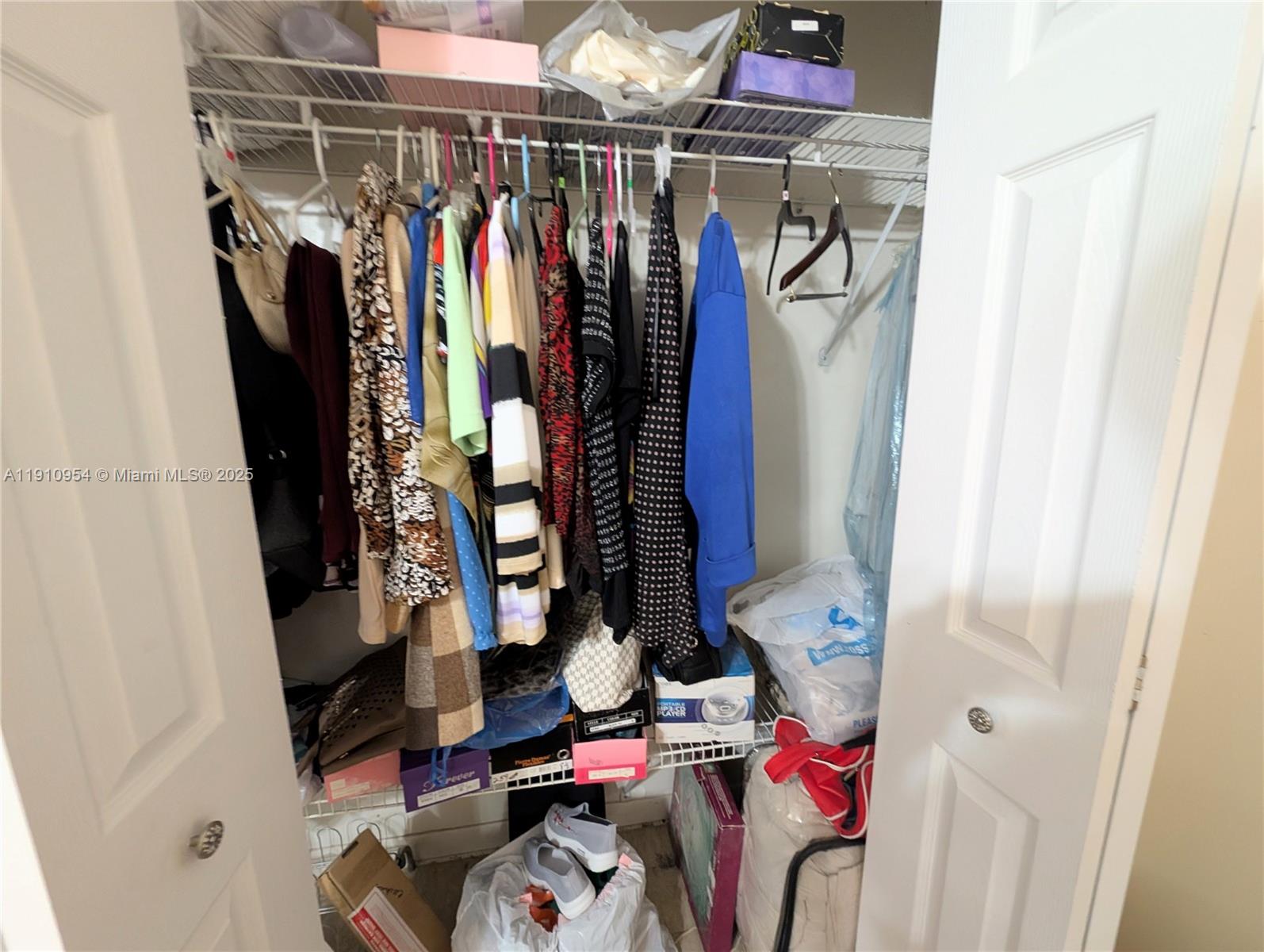 EL PRADO XI CONDO - Residential