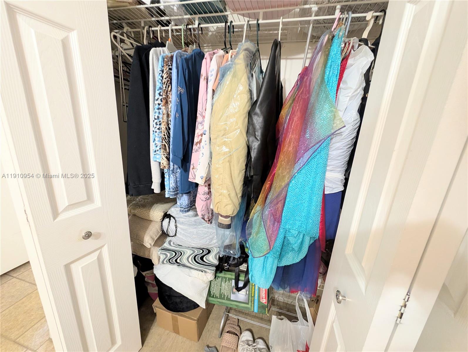 EL PRADO XI CONDO - Residential