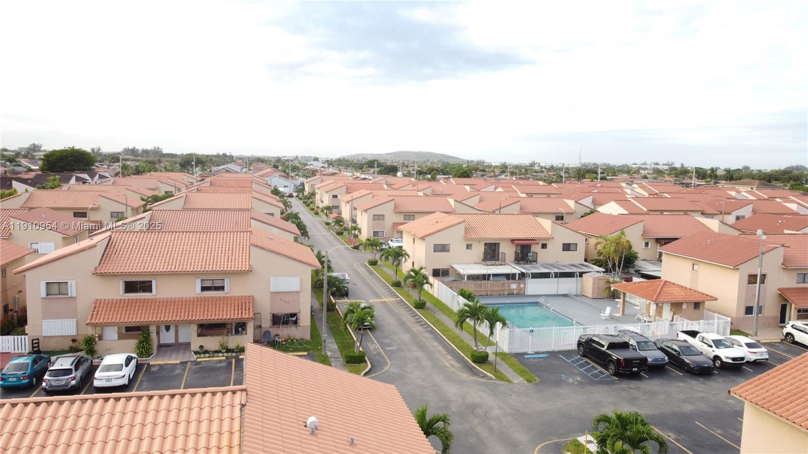 EL PRADO XI CONDO - Residential