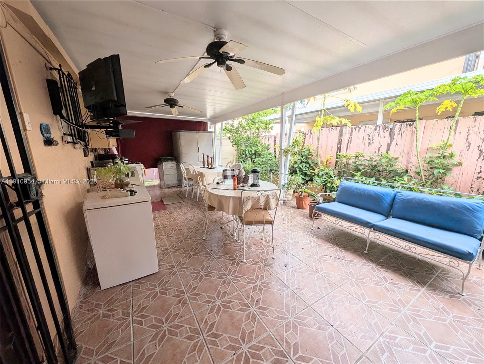 EL PRADO XI CONDO - Residential