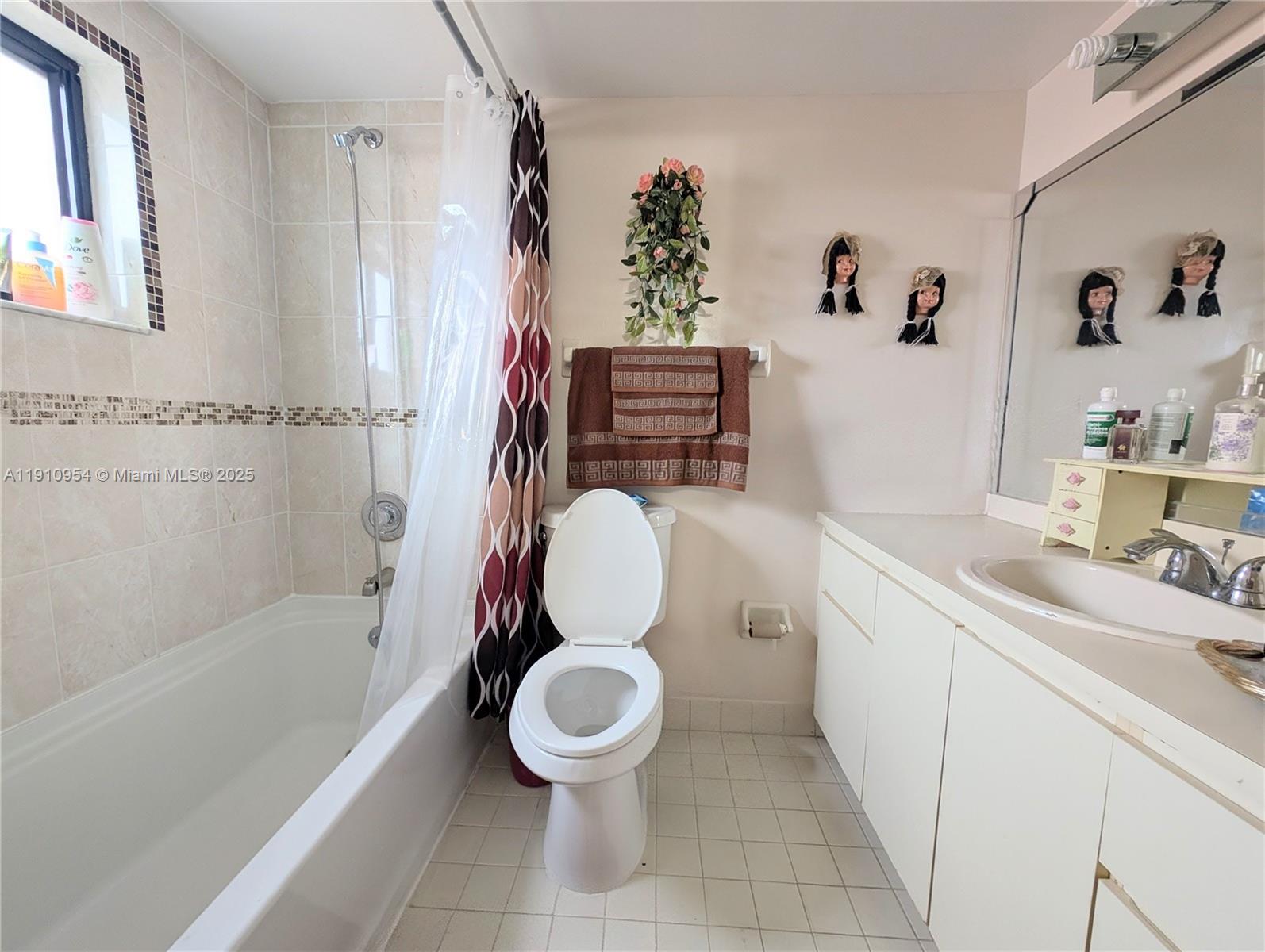 EL PRADO XI CONDO - Residential