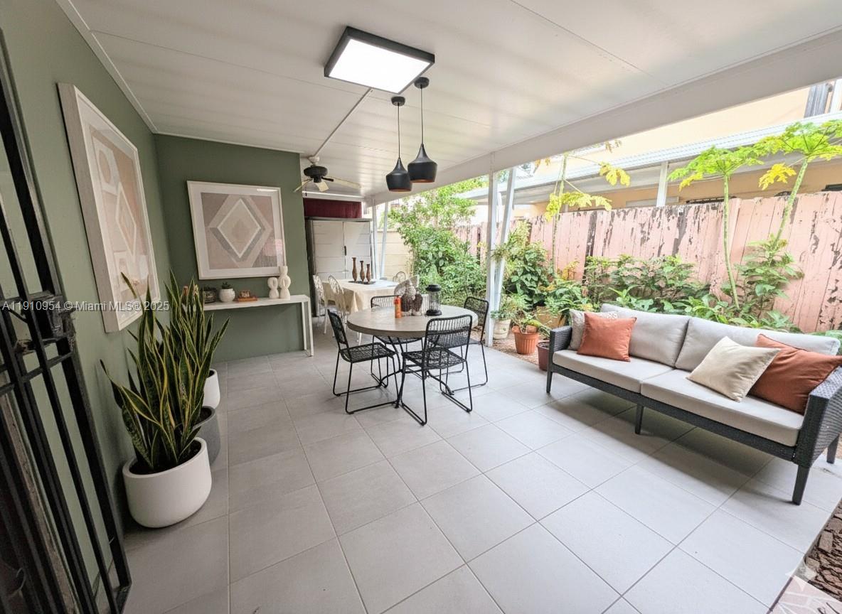 EL PRADO XI CONDO - Residential