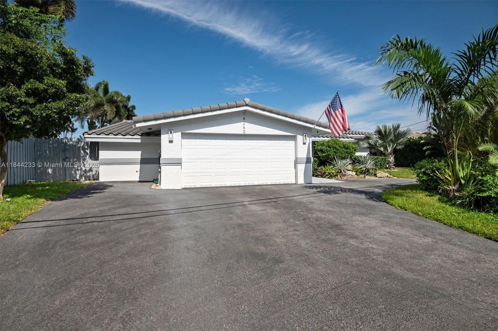 Photo of 4260 NE 16th Ter, Oakland Park, FL 33334 (MLS # A11844233)