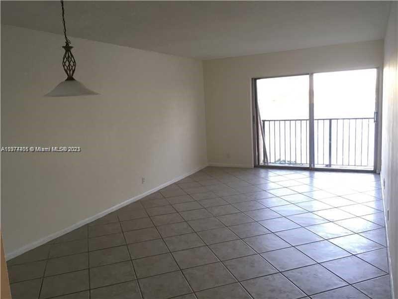 LAKESHORE AT UNIVERSITY P - Residential Lease