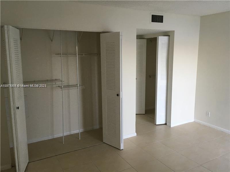 LAKESHORE AT UNIVERSITY P - Residential Lease