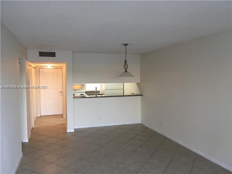 LAKESHORE AT UNIVERSITY P - Residential Lease