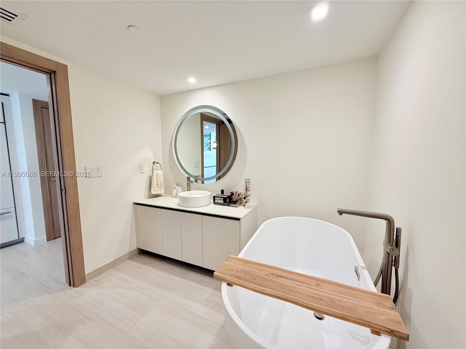 ICON BRICKELL NO TWO - Residential