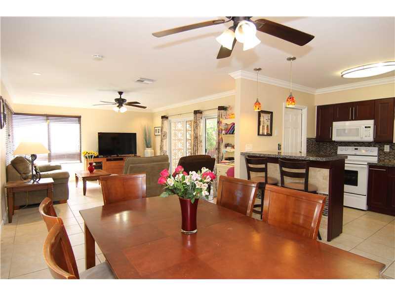 HOLLYWOOD HILLS 6-22 B - Residential