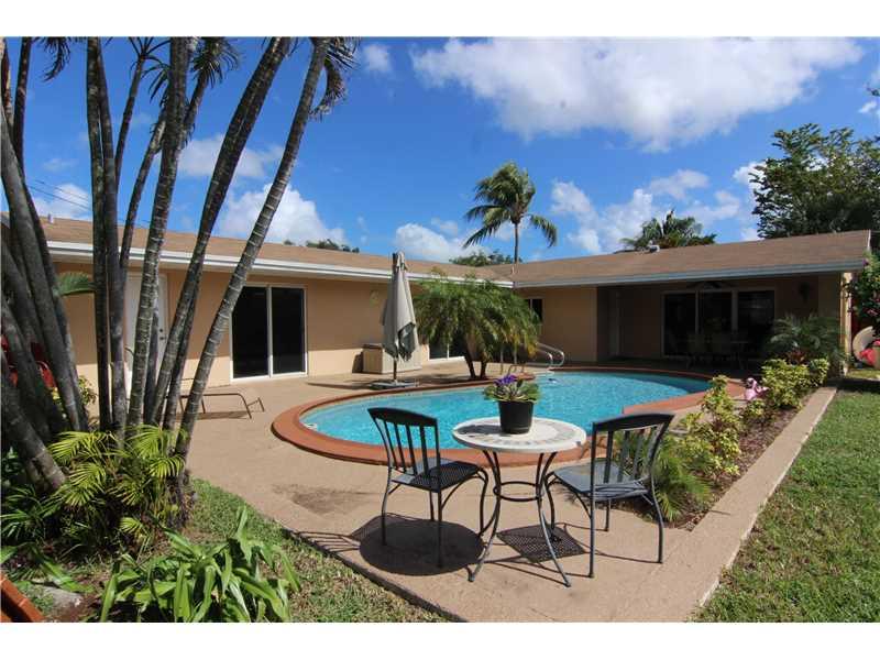 HOLLYWOOD HILLS 6-22 B - Residential