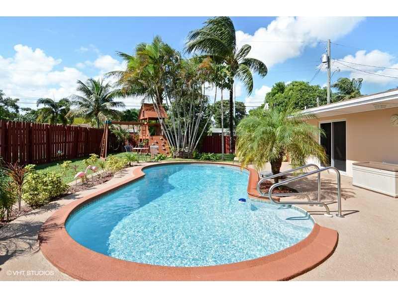 HOLLYWOOD HILLS 6-22 B - Residential