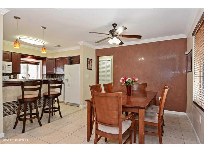 HOLLYWOOD HILLS 6-22 B - Residential