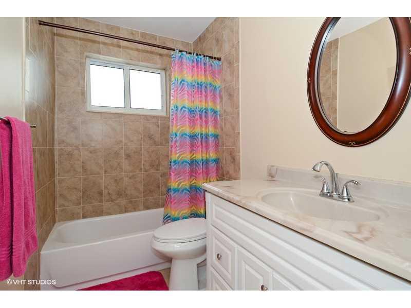 HOLLYWOOD HILLS 6-22 B - Residential