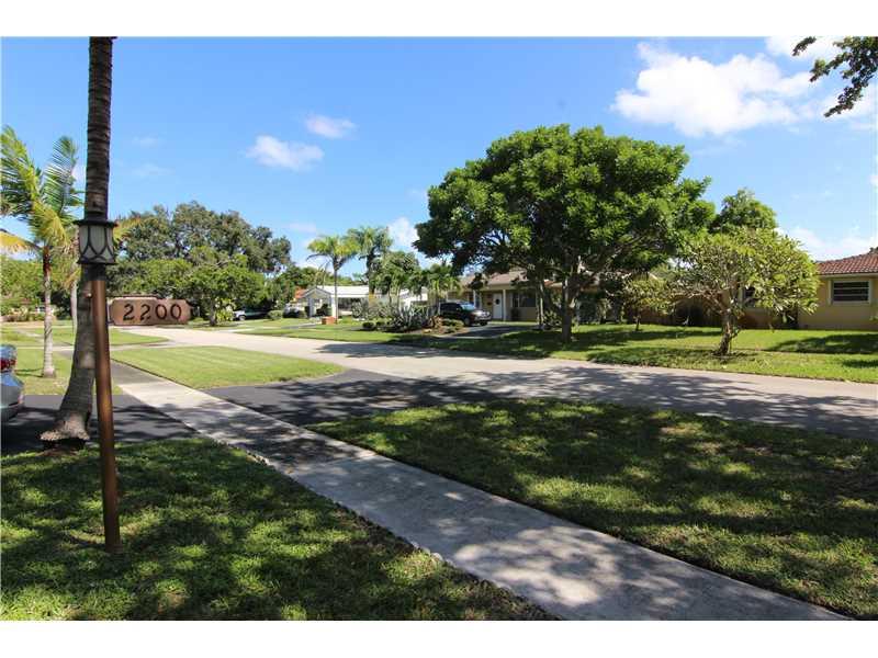 HOLLYWOOD HILLS 6-22 B - Residential