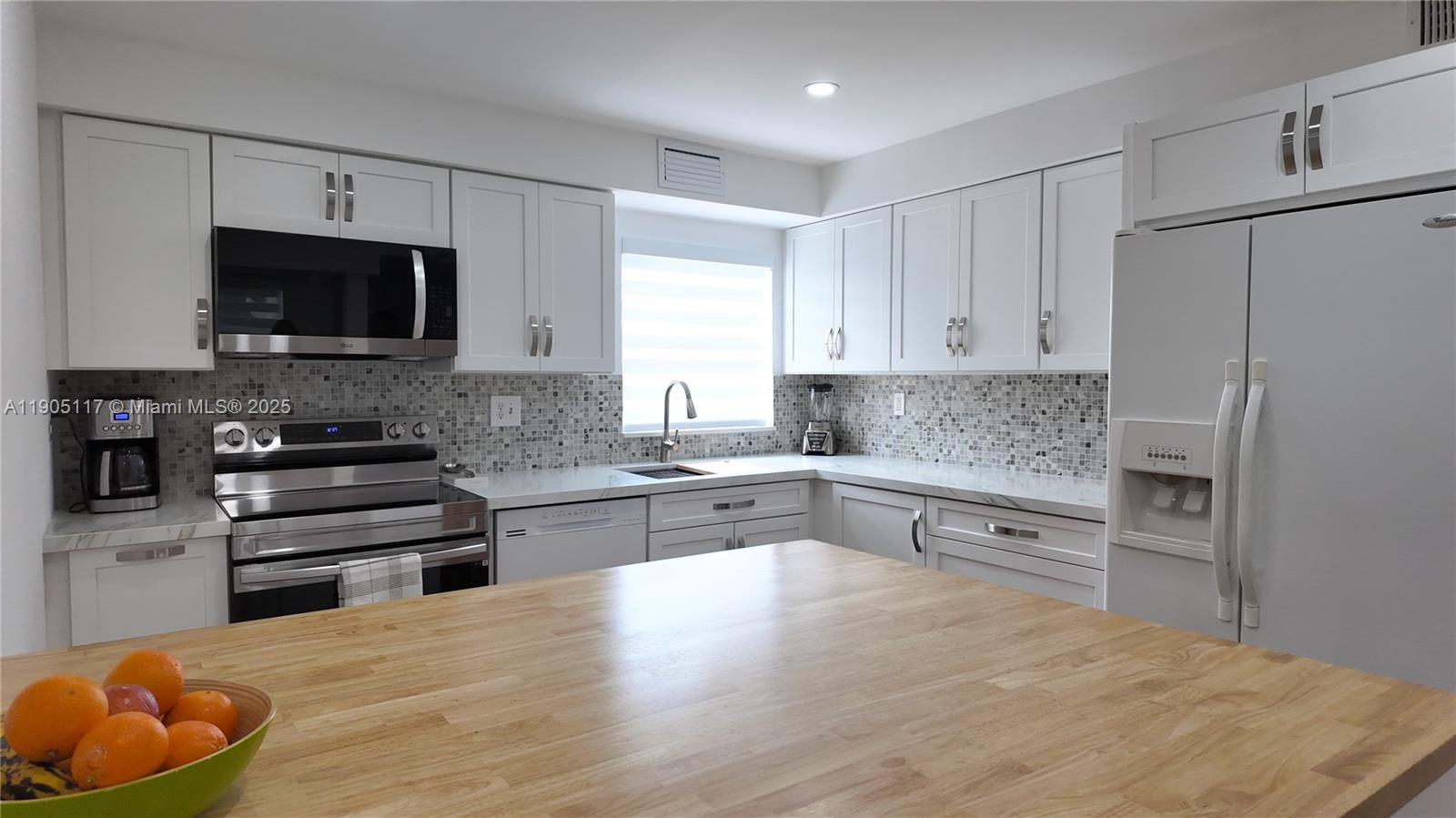 GABLES POINT II CONDO - Land