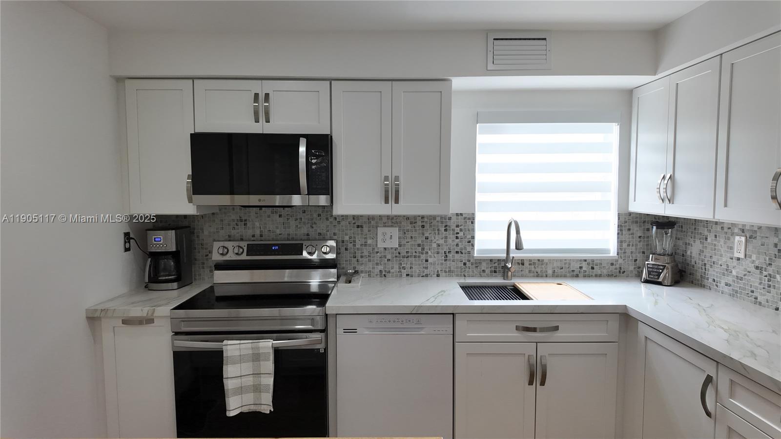 GABLES POINT II CONDO - Land