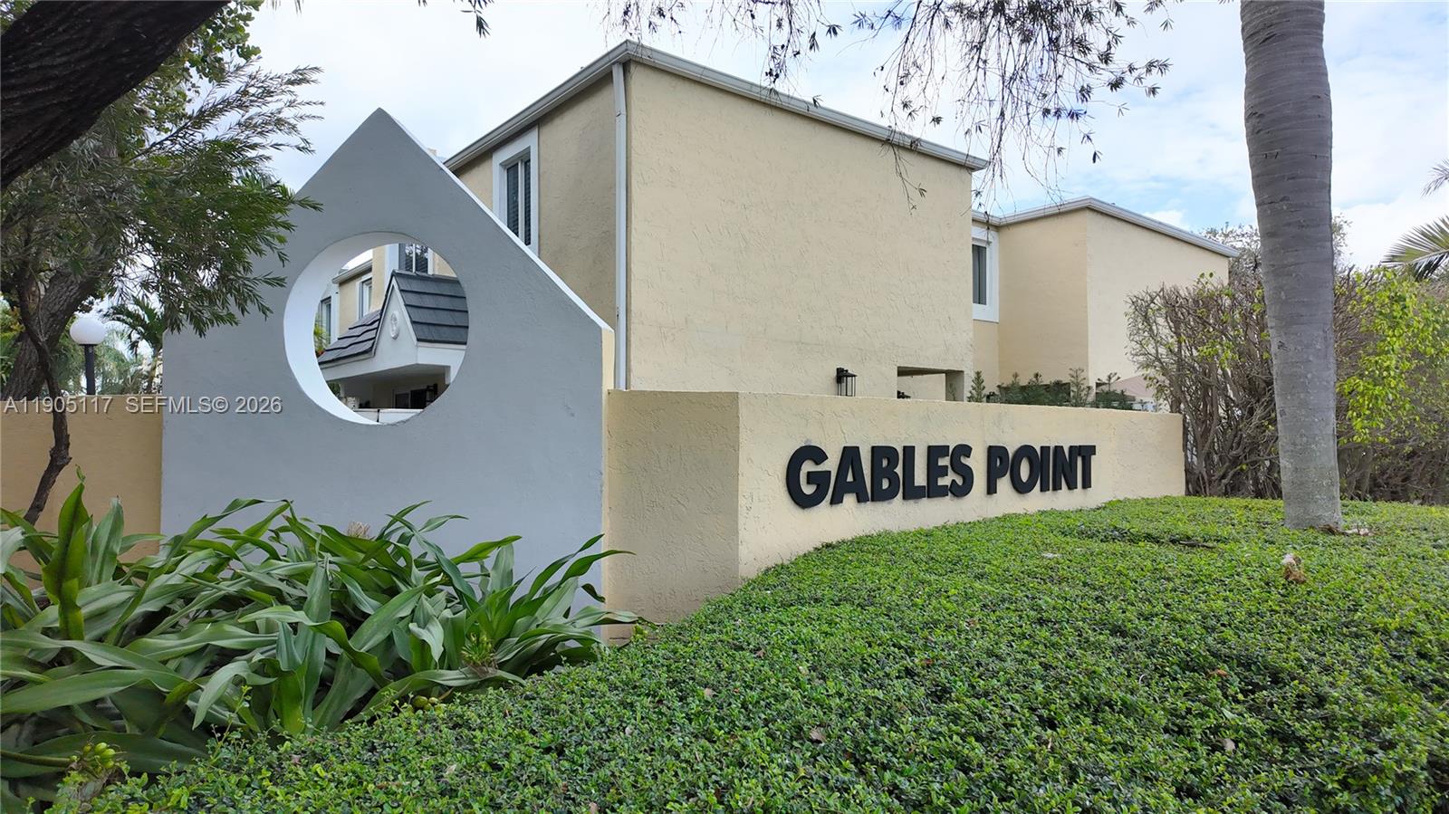 GABLES POINT II CONDO - Land