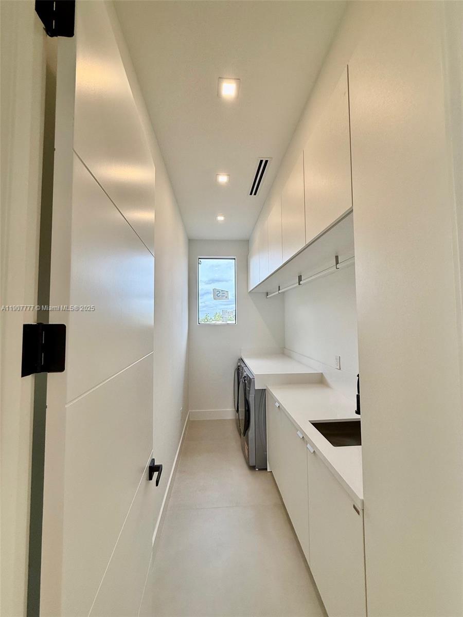 ALTOS DEL MAR NO 4 - Residential