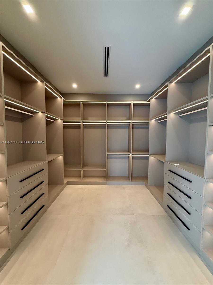 ALTOS DEL MAR NO 4 - Residential