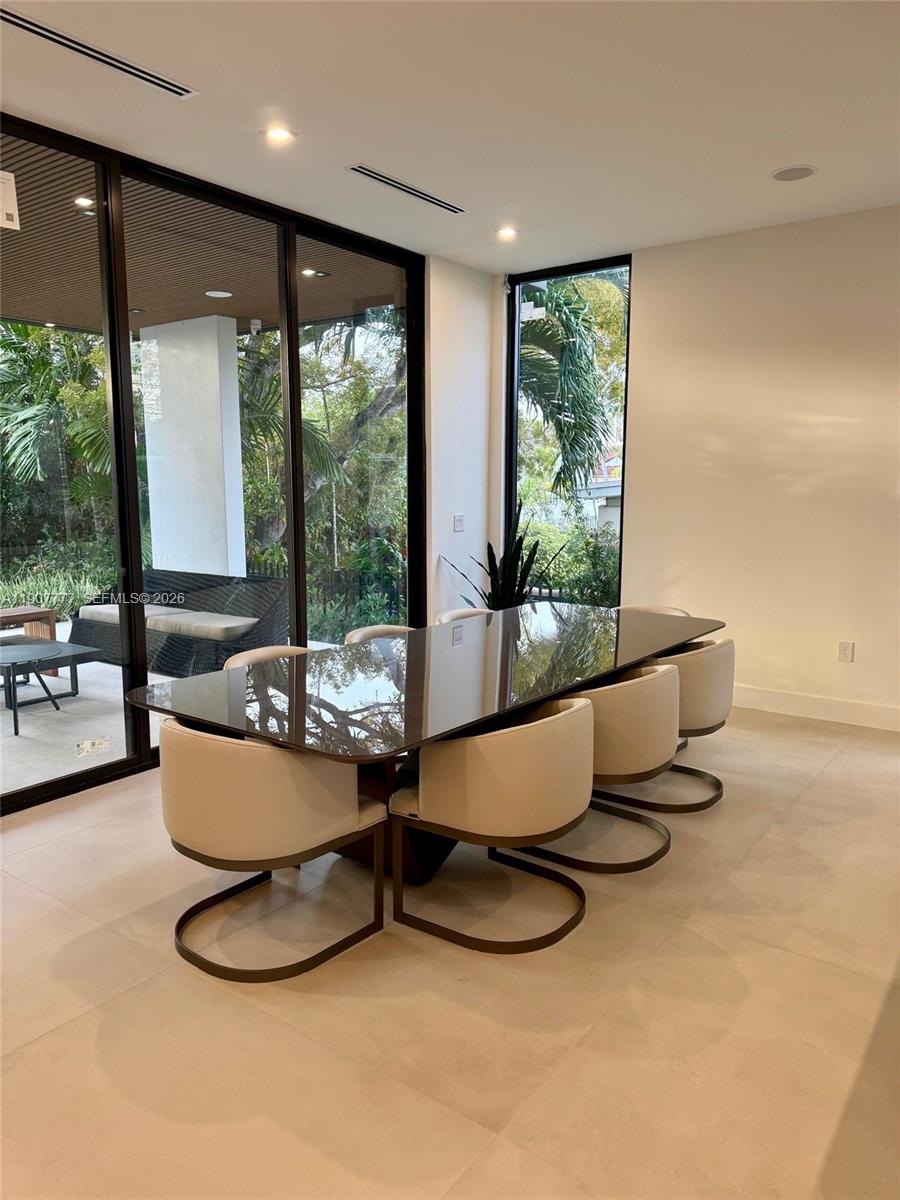 ALTOS DEL MAR NO 4 - Residential