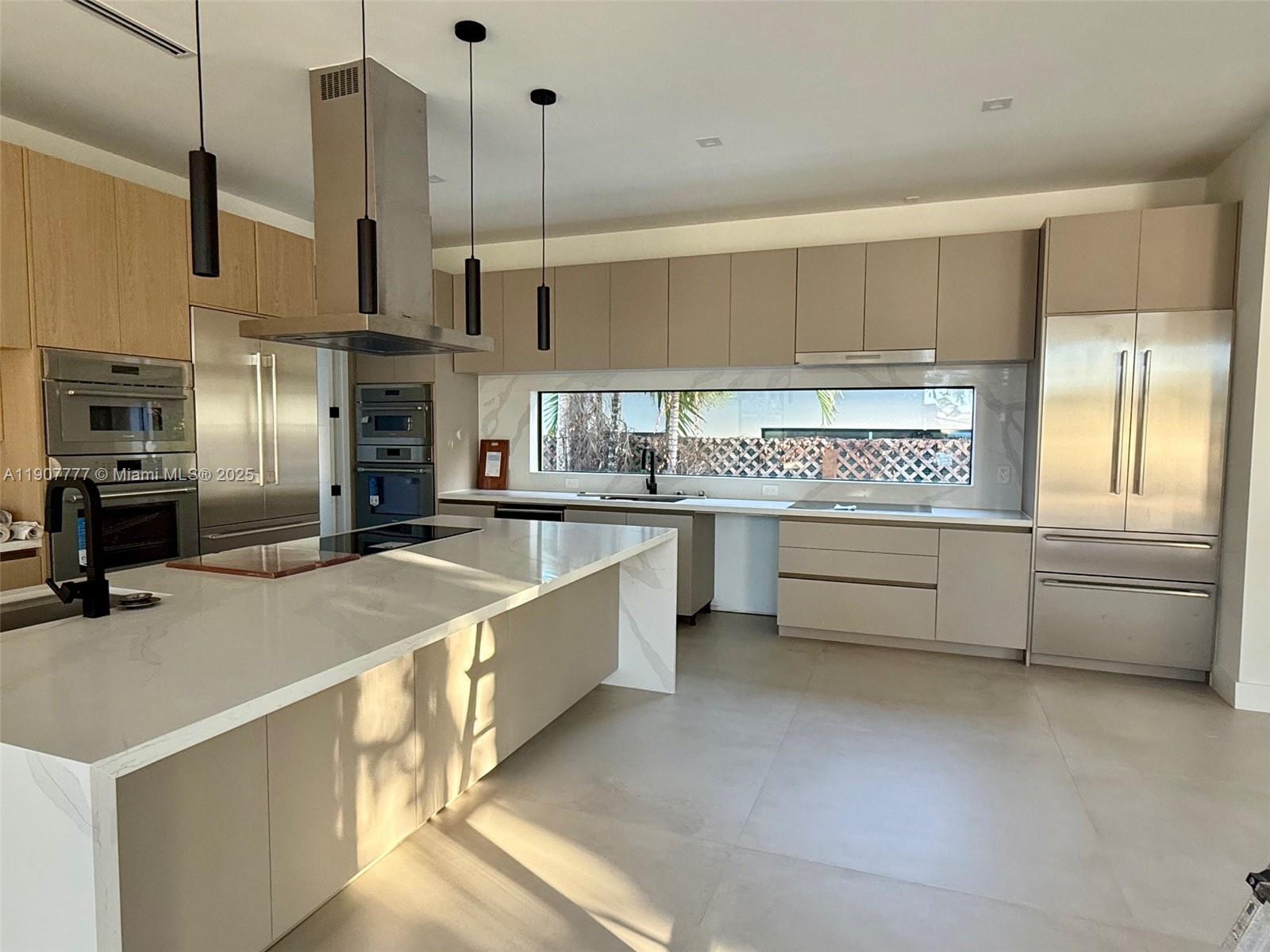 ALTOS DEL MAR NO 4 - Residential