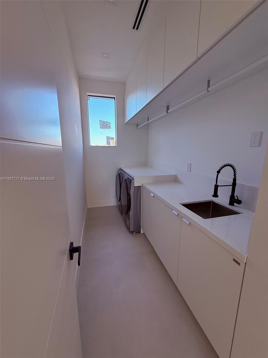 ALTOS DEL MAR NO 4 - Residential