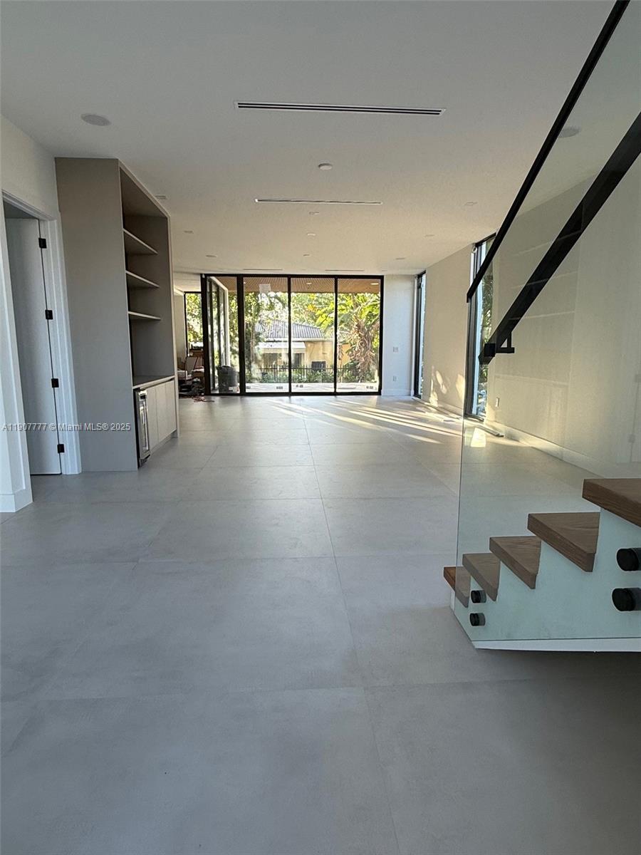 ALTOS DEL MAR NO 4 - Residential