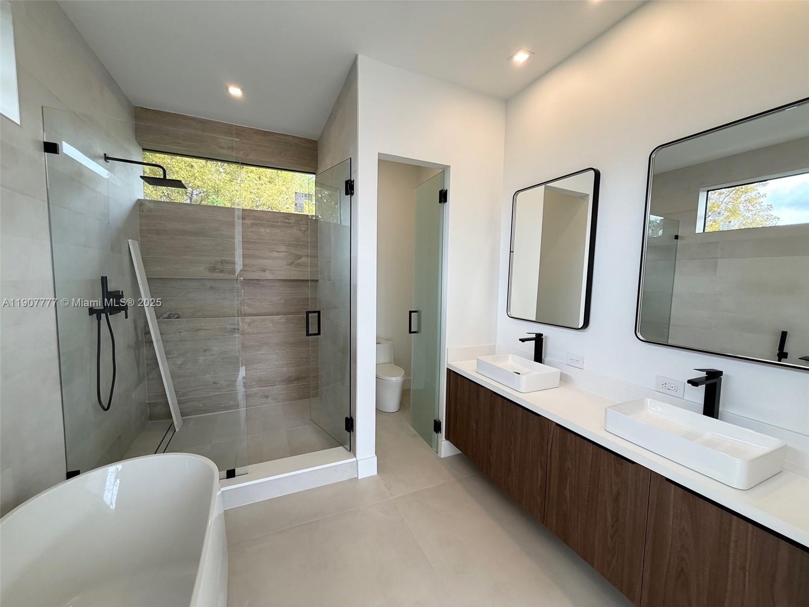 ALTOS DEL MAR NO 4 - Residential