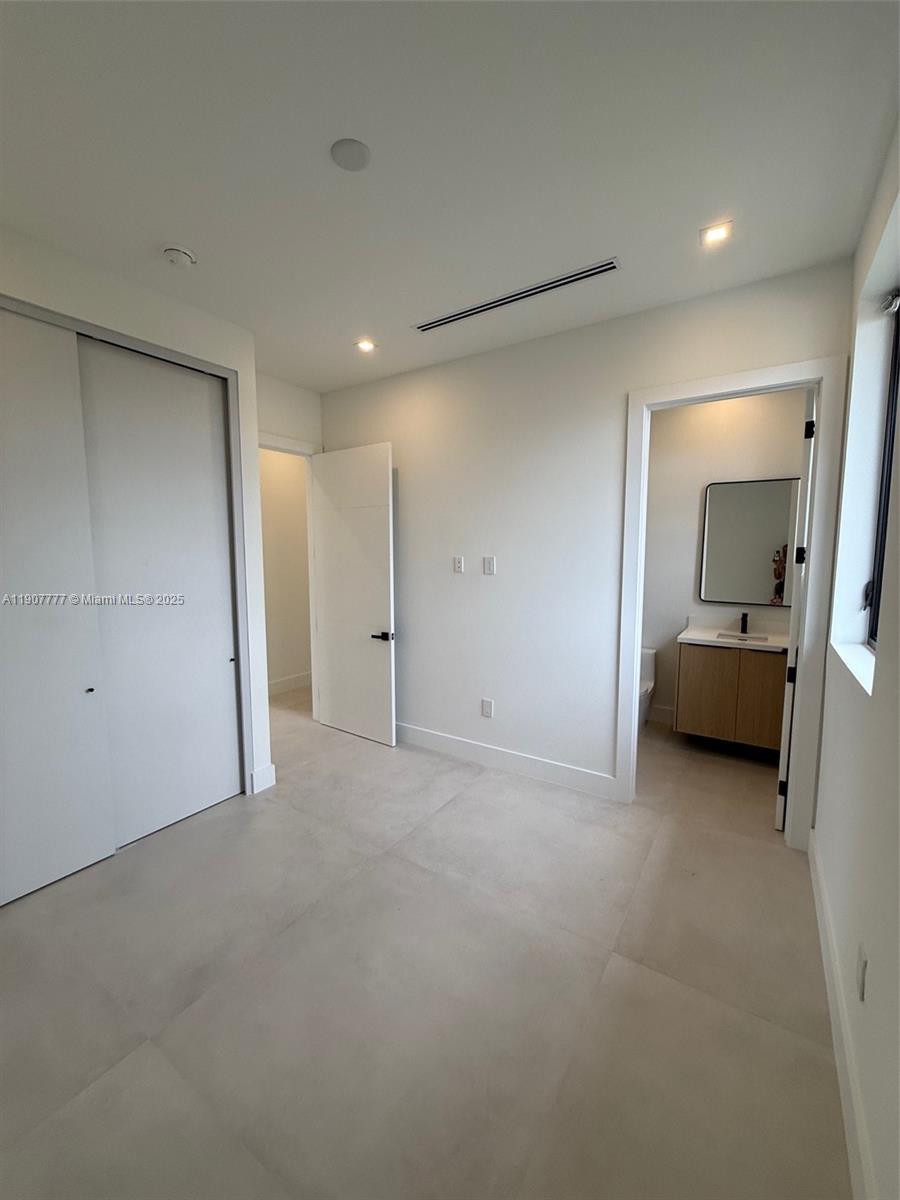 ALTOS DEL MAR NO 4 - Residential