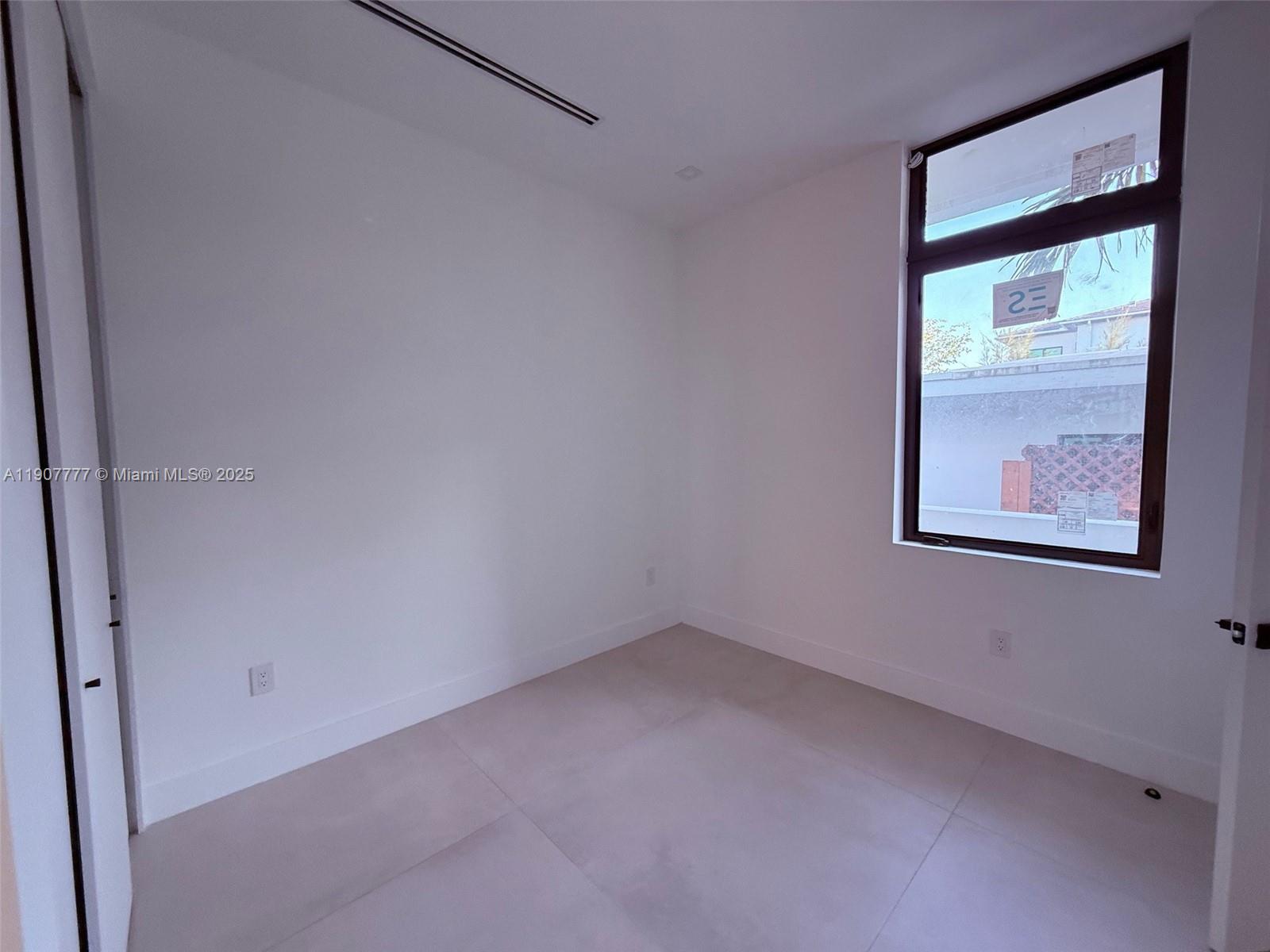 ALTOS DEL MAR NO 4 - Residential