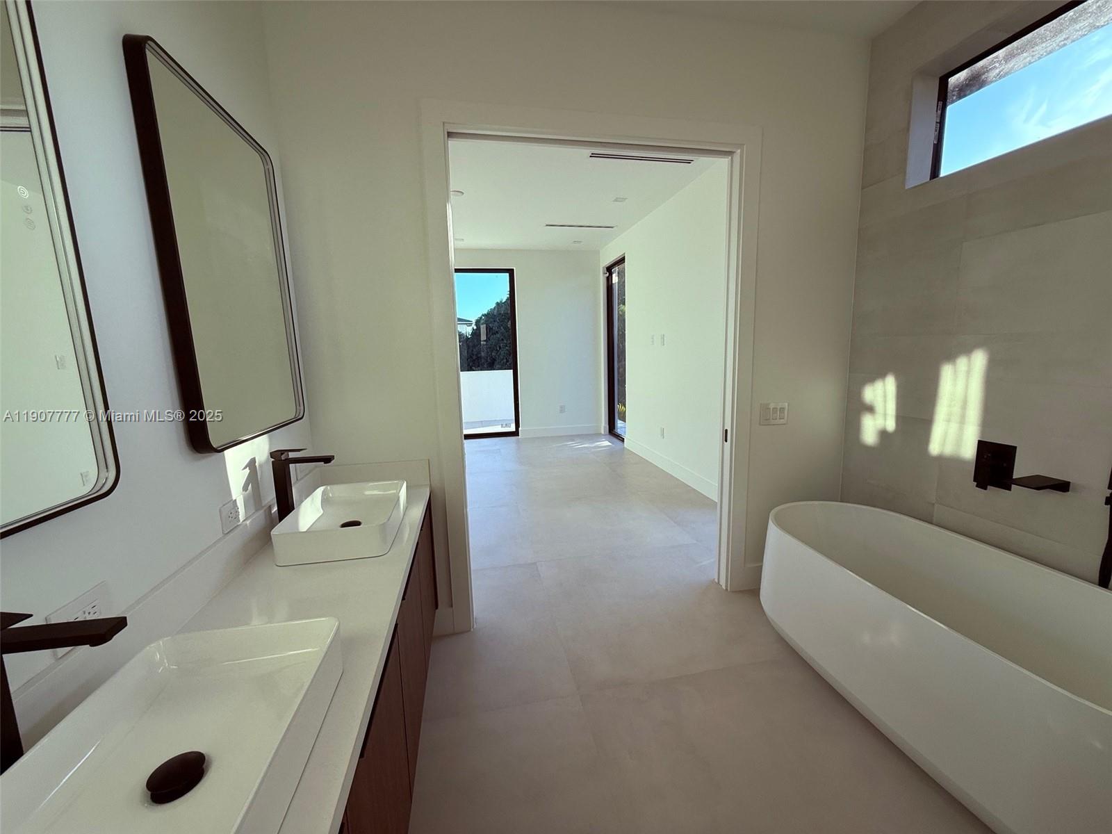 ALTOS DEL MAR NO 4 - Residential