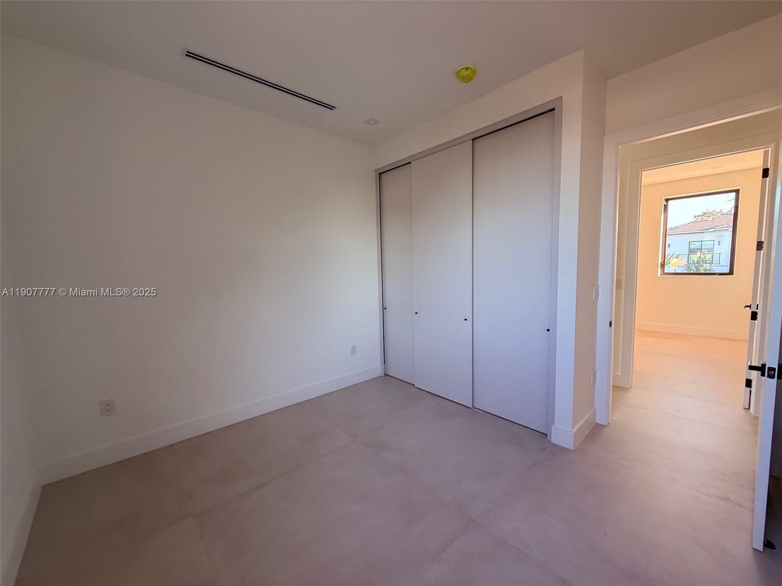 ALTOS DEL MAR NO 4 - Residential