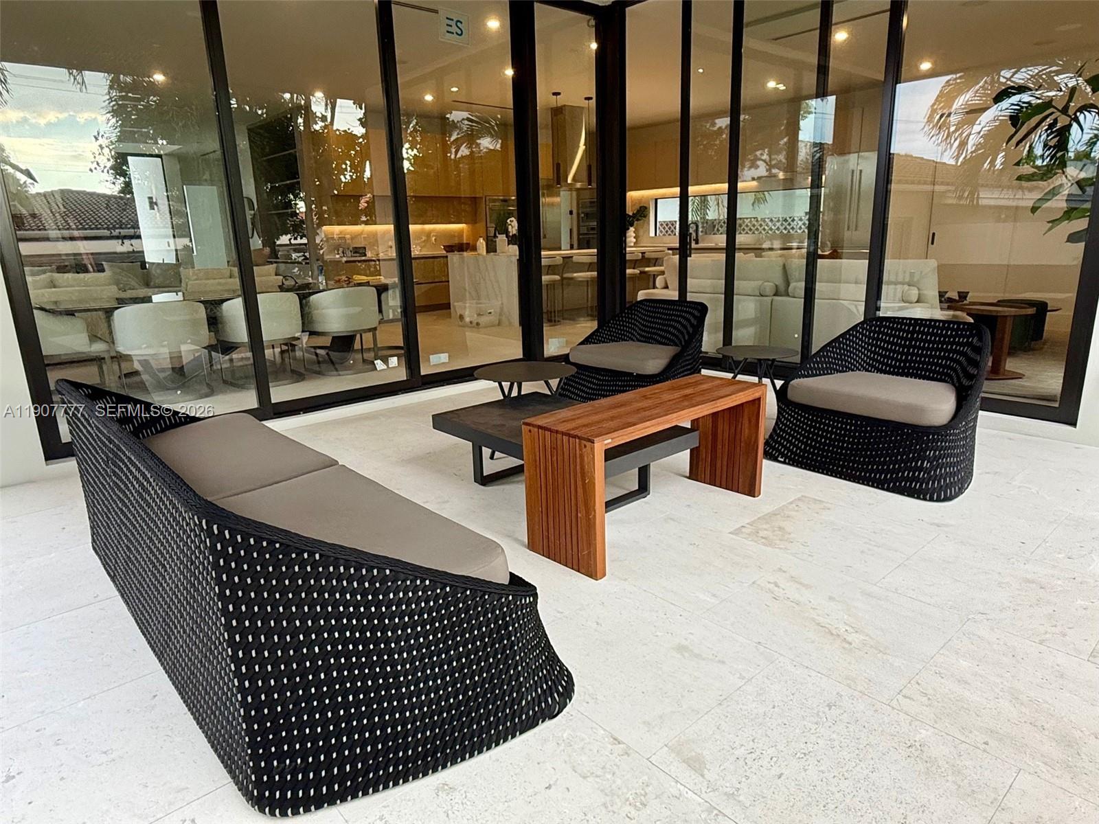 ALTOS DEL MAR NO 4 - Residential