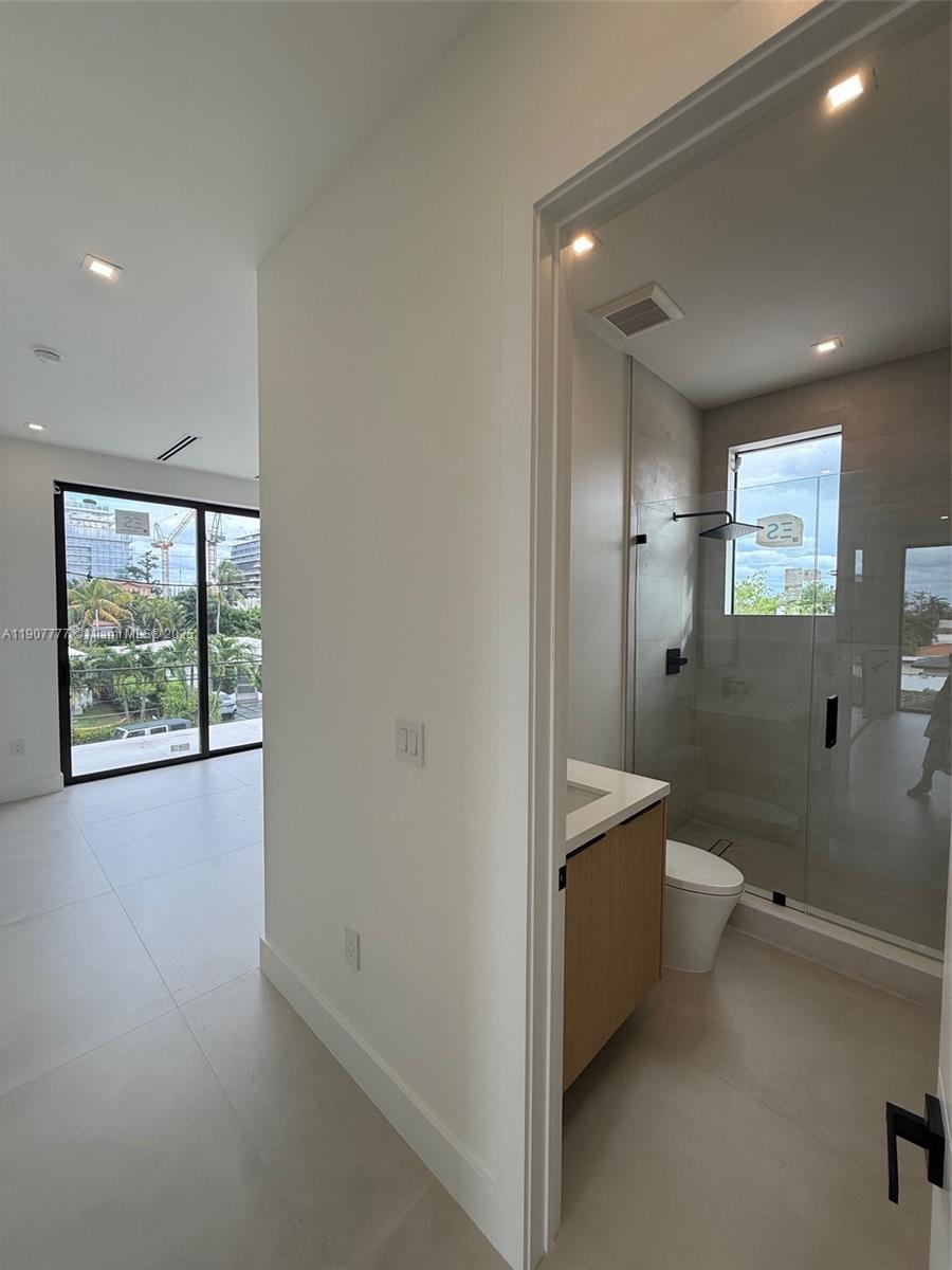 ALTOS DEL MAR NO 4 - Residential