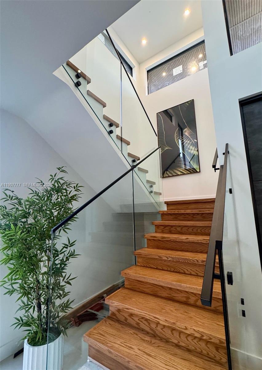 ALTOS DEL MAR NO 4 - Residential