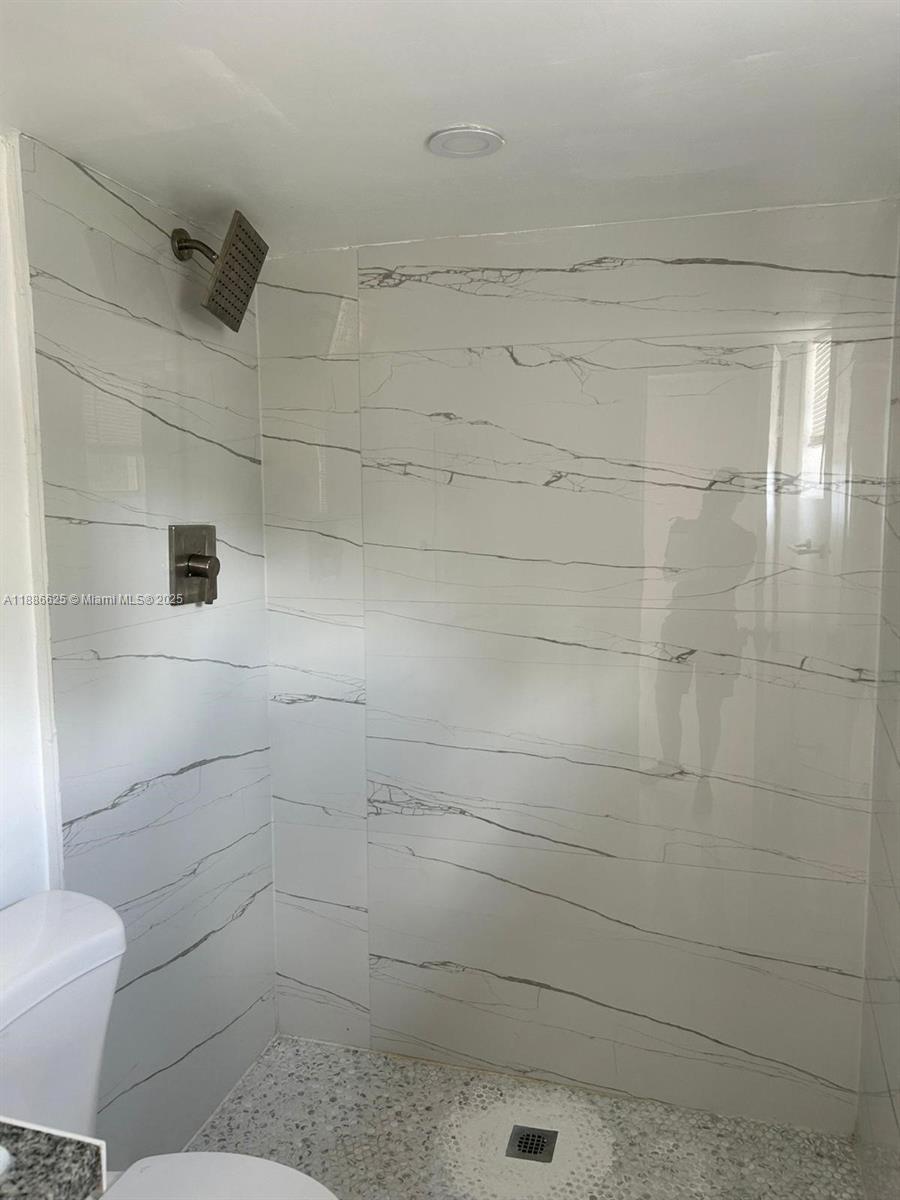 BISCAYNE PARK TERRACE CON - Residential