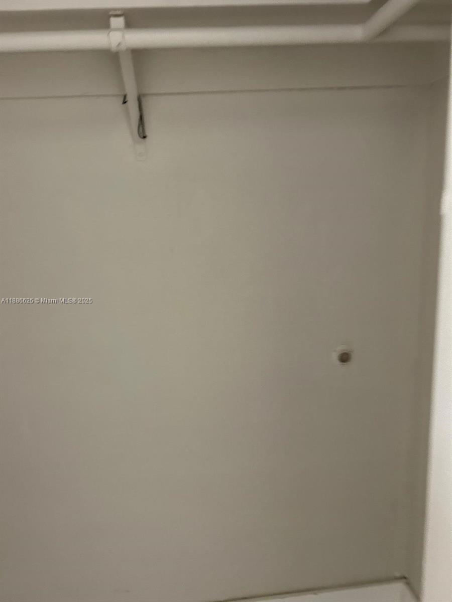 BISCAYNE PARK TERRACE CON - Residential