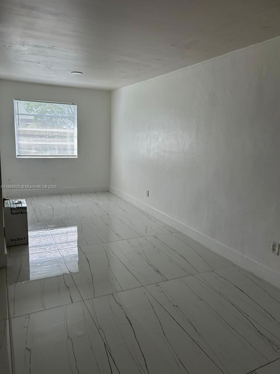 BISCAYNE PARK TERRACE CON - Residential